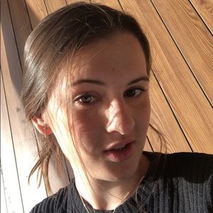 Meet your Posher, Chloe